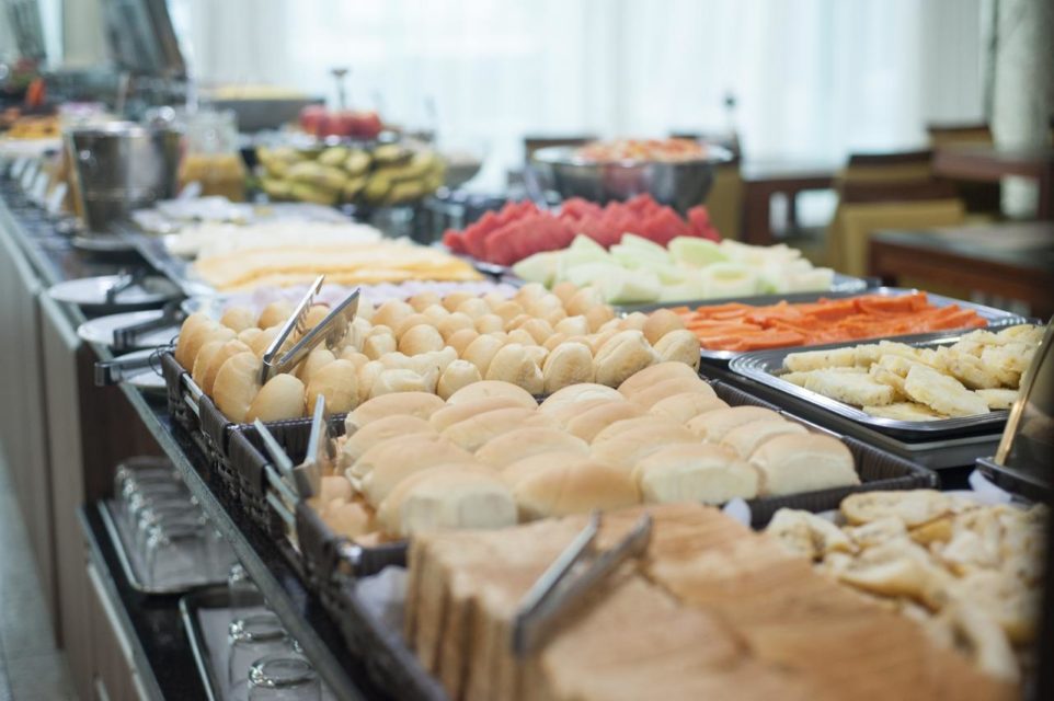 Hotel 5 estrelas Salvador melhor opção café da manhã