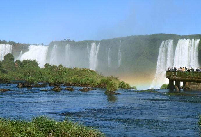 Do Passado à Atualidade: A Fascinante Saga de Foz do Iguaçu