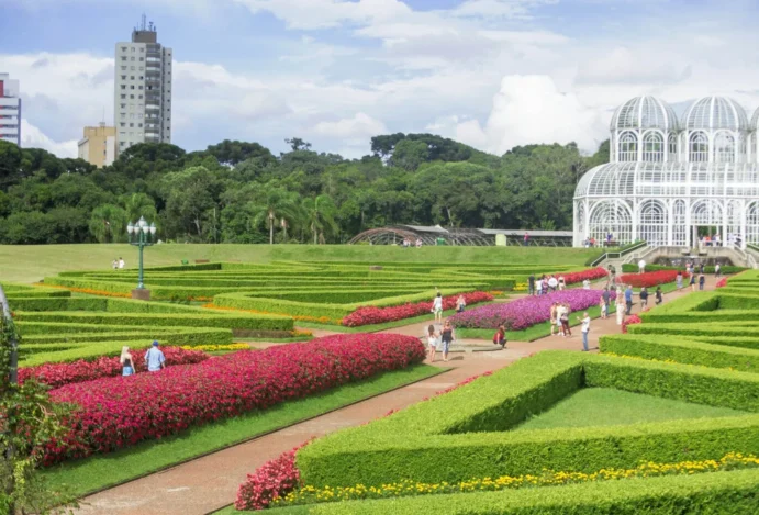 Da Neoclássica Sabedoria à Vanguarda Cultural: O Jardim do Conhecimento de Curitiba