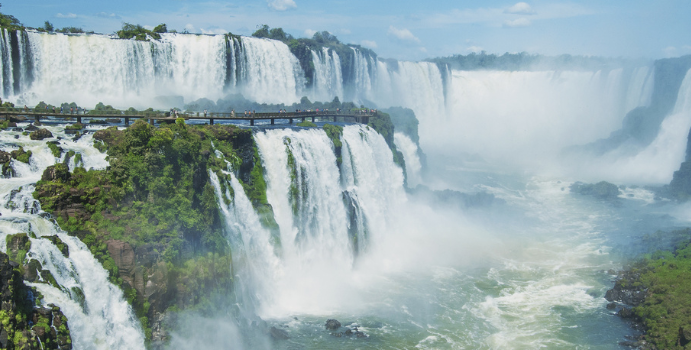 Foz do Iguaçu: Palco das Maravilhas Naturais e do Pensamento Sustentável