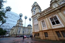 Abra um Livro e Entre: A Praça da Alfândega é a Casa das Histórias!
