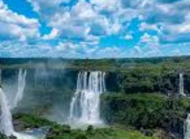 Foz do Iguaçu: Encantos e Economia Turística