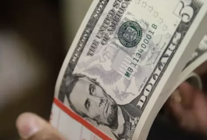 Com alta do dólar, brasileiros preferem viagens nacionais