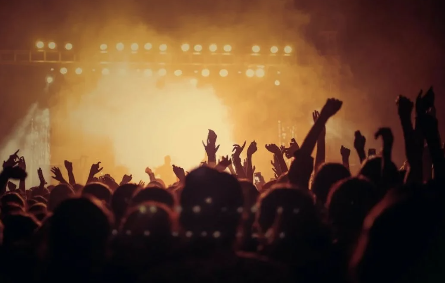 Zé Neto & Cristiano chegam em Curitiba com uma intensidade que não dá pra segurar