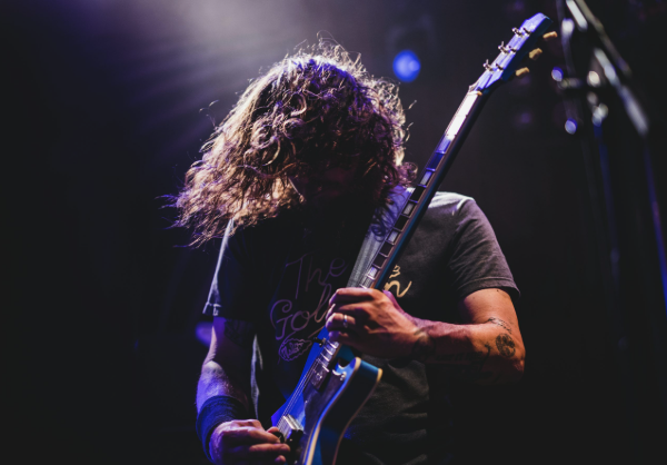 Guns N' Roses no Allianz Parque 2025: Rock Legendário e Hospedagem Premium no Dan Inn Higienópolis