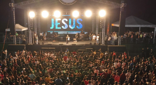 “SÓ ELE – A GLÓRIA”: música, fé e hospedagem acolhedora no Park Tower Campinas