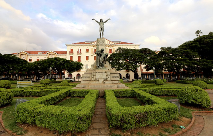 Praça Pedro Sanches O Coração de Poços de Caldas que Você Precisa Conhecer